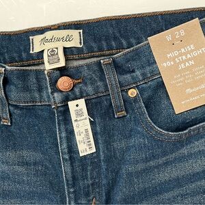 Madewell Mid-Rise 90’s Straight Jeans in Osada Wash